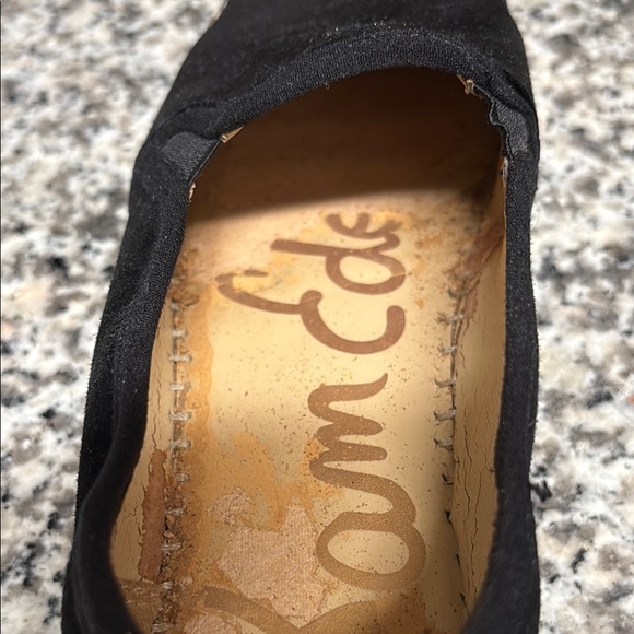 Black Espadrilles
The inside has some peeling but in the outside brand new - Picture 4 of 4